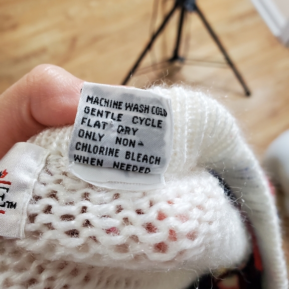 VINTAGE tacky/cute Christmas/winter sweater - Picture 5 of 8